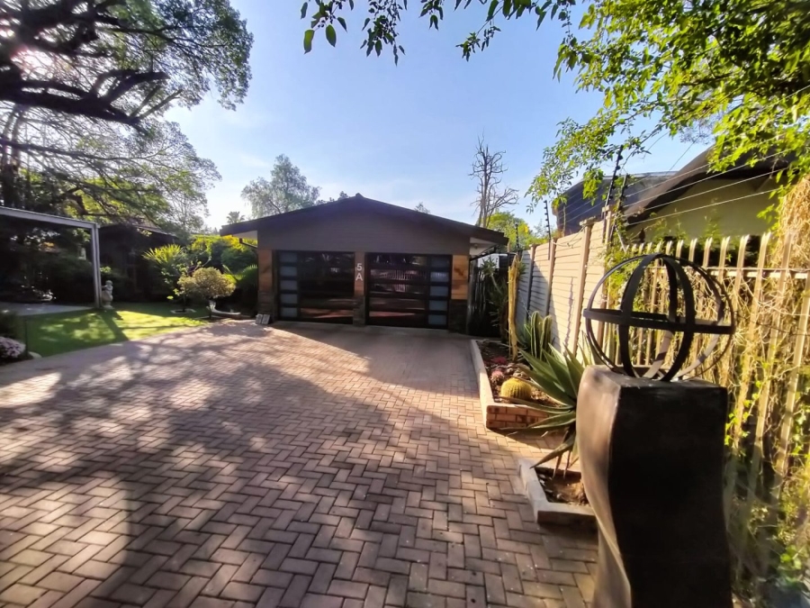 5 Bedroom Property for Sale in Waverley Free State